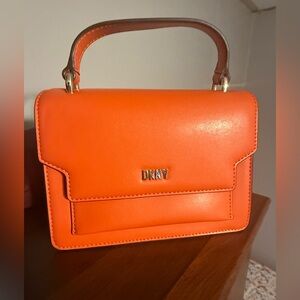 DKNY
